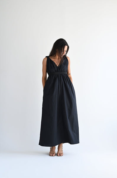 Diabolo Dress in Woven Black