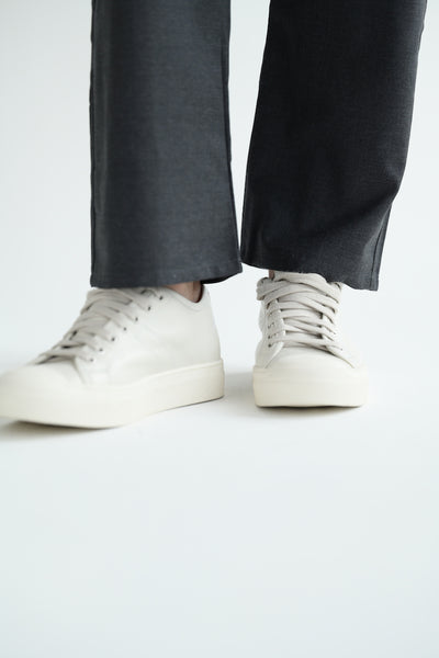 Lightweight Wool Pants in Charcoal