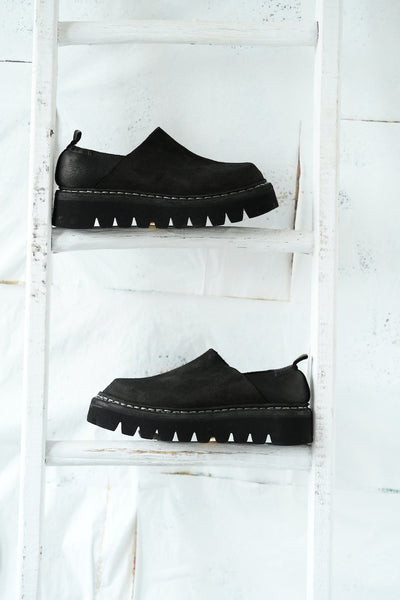 MOON02 Shoe in Black