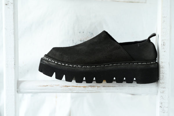 MOON02 Shoe in Black