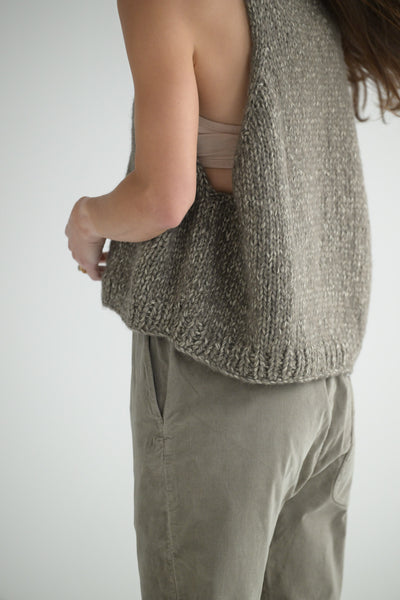 Handknit Vest CO/WP in Pepper
