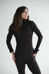 Ribbed Turtleneck in Dark Brown
