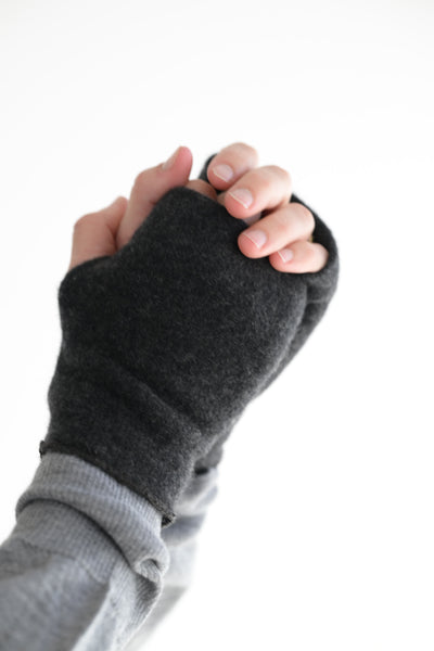 Fingerless Cashmere Gloves in Slate