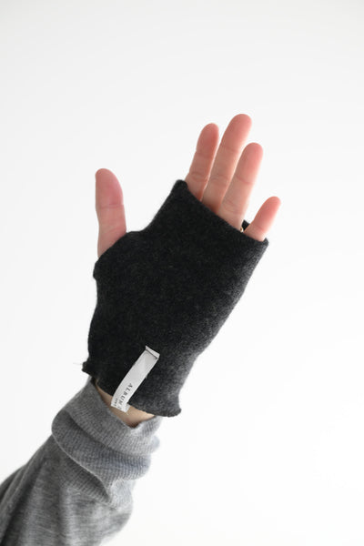 Fingerless Cashmere Gloves in Slate