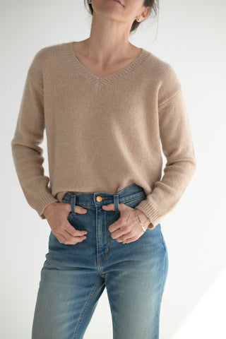 #241 Cashmere V Neck in Sanda