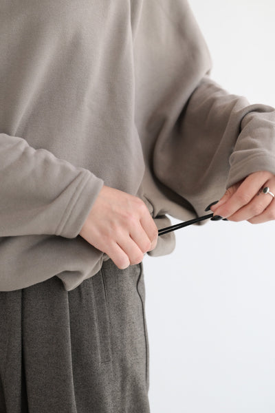 Oliver Puffy Hem Sweatshirt in Taupe