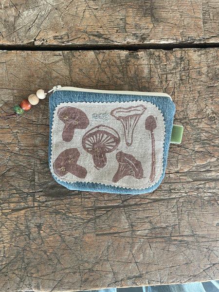 Mushrooms Pouch