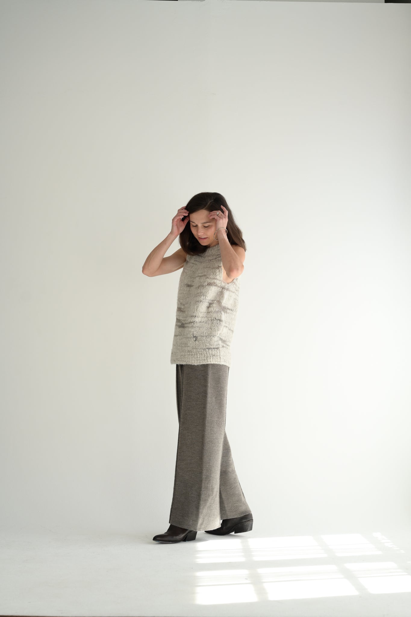 Handknit Threadbare Shell in Carrara