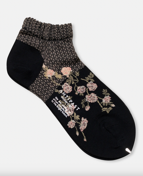 Flower on Basket Ankle Socks