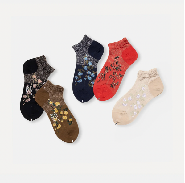 Flower on Basket Ankle Socks