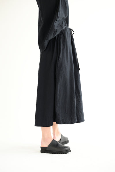 Two Pocket Skirt Medium Long in Black Flannel