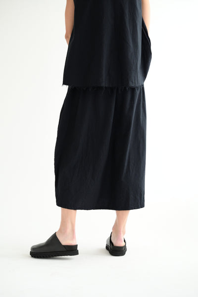 Two Pocket Skirt Medium Long in Black Flannel