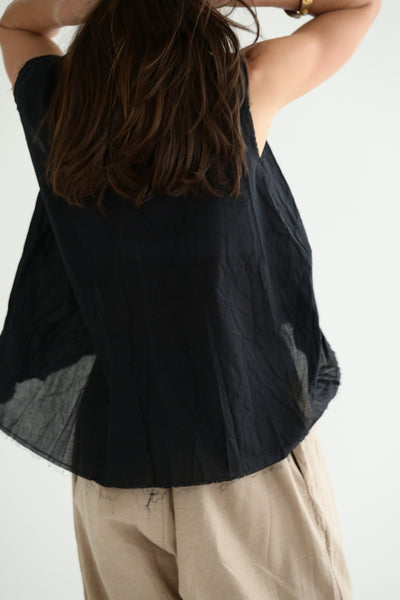 Round V-Neck Sleeveless top in Black