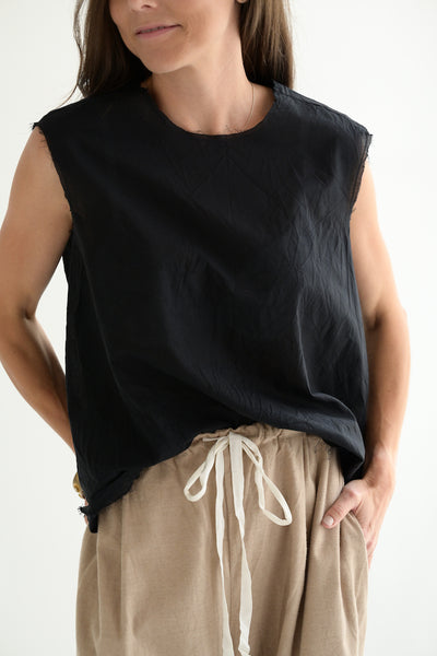 Round V-Neck Sleeveless top in Black