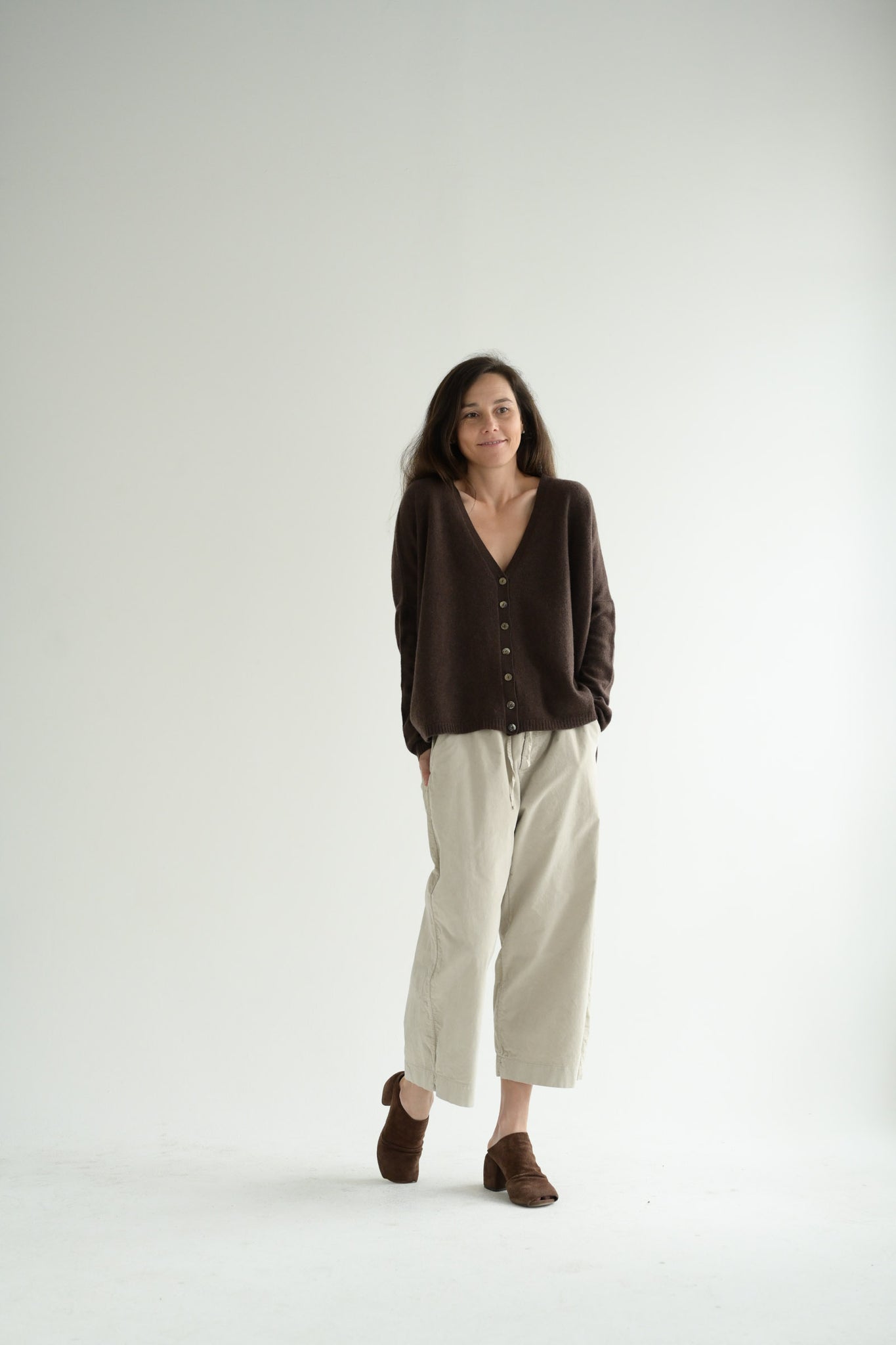 Cashmere Button Cardigan in Chestnut