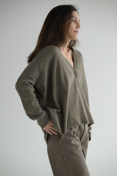 Cashmere Button Cardigan in Marron Glace