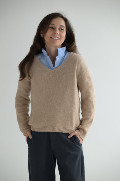 #241 Cashmere V Neck in Sanda