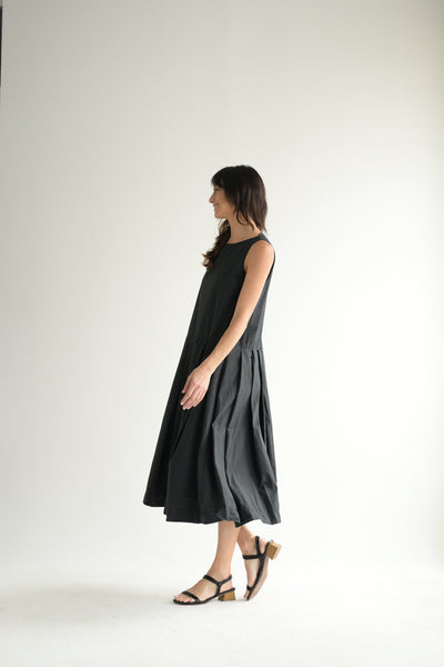 Pleated Sleeveless Dress TC in Black