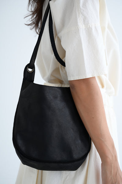 RV04 Shoulder Bag in Black