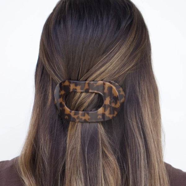 Medium Flat Round Hair Clip in Tortoise