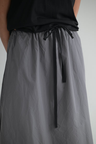 Two Pocket Skirt Medium Long in Grey
