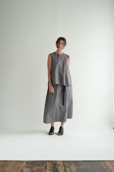 Two Pocket Skirt Medium Long in Grey